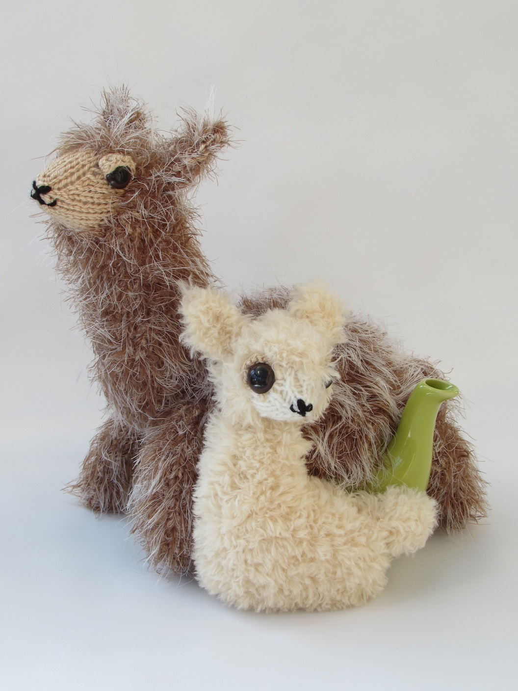 Alpaca and Baby tea cosy knitting pattern