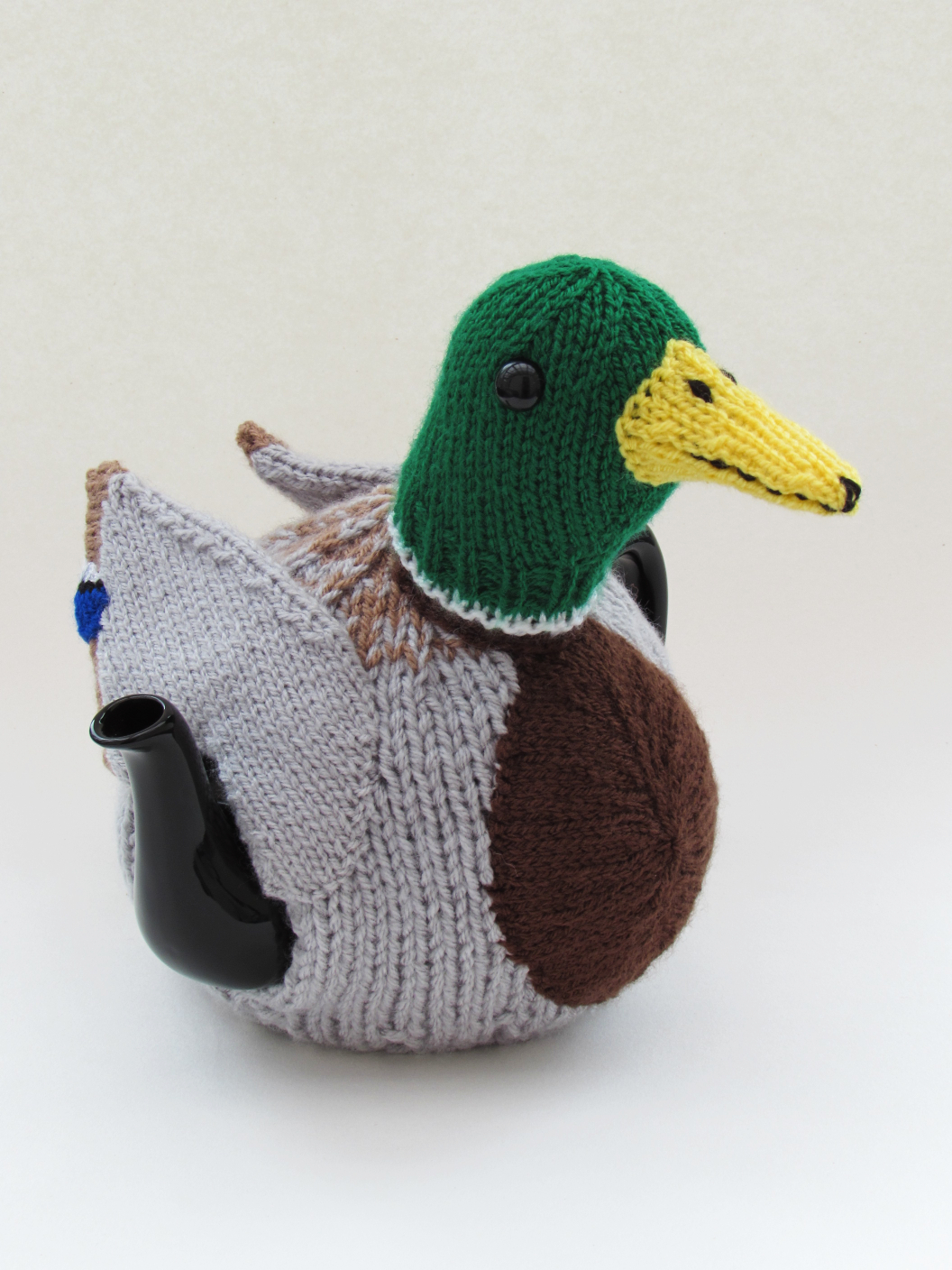Mallard Duck tea cosy knitting pattern