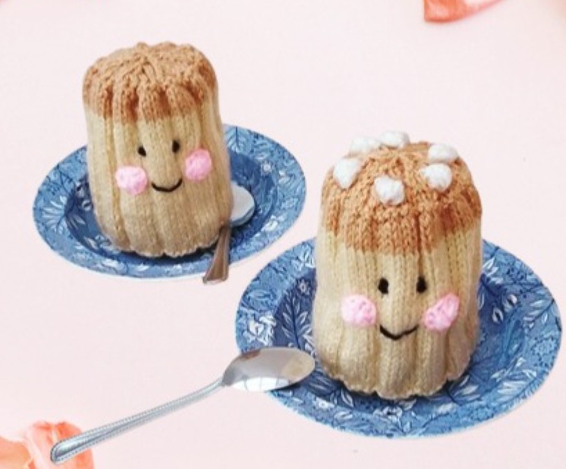 Knitted Mr and Mrs Crème Caramel using vintage tube stitch technique, handmade dessert-inspired pattern by TeaCosyFolk