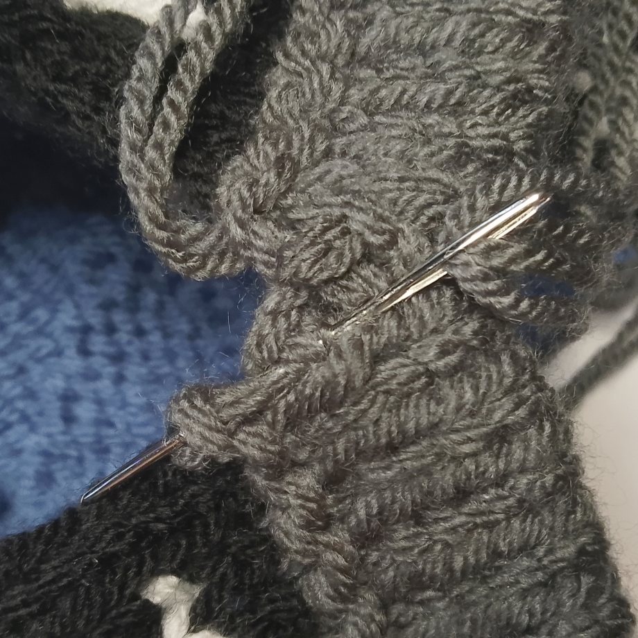Mattress stitch tutorial step 5 – completed neat seam at bottom of tea cosy