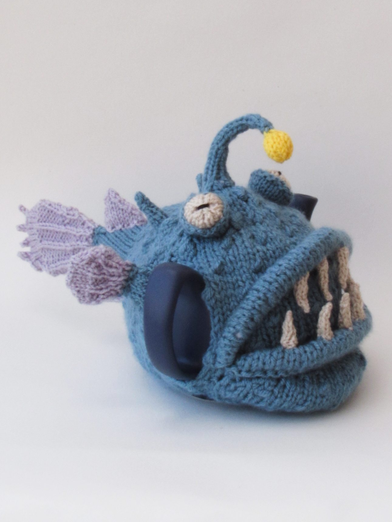 Angler Fish tea cosy knitting pattern