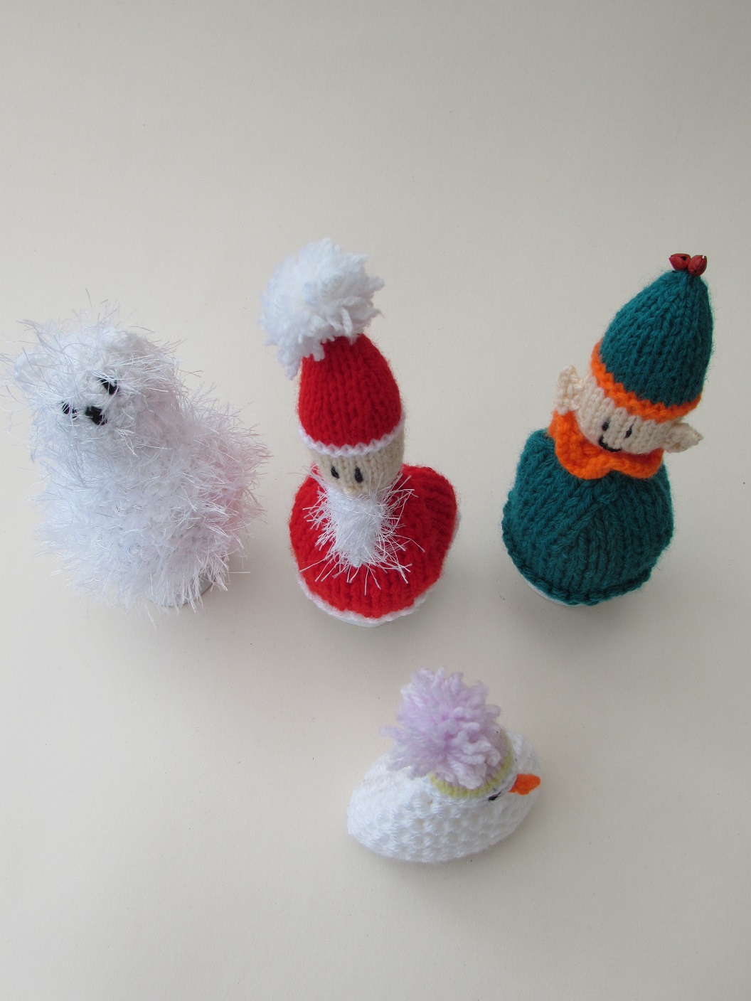 Christmas Egg Cosies knitting pattern