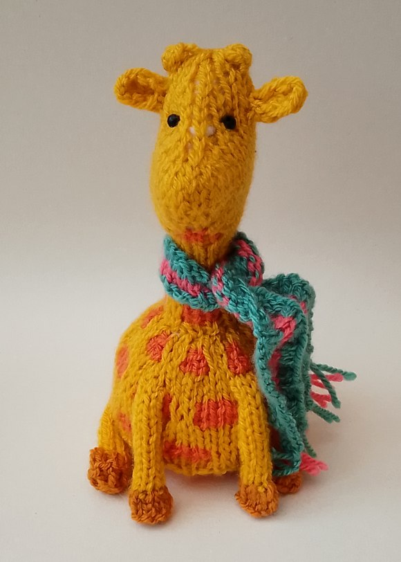 Giraffe%20in%20a%20Scarf%20Chocolate%20Orange%20Cosy
