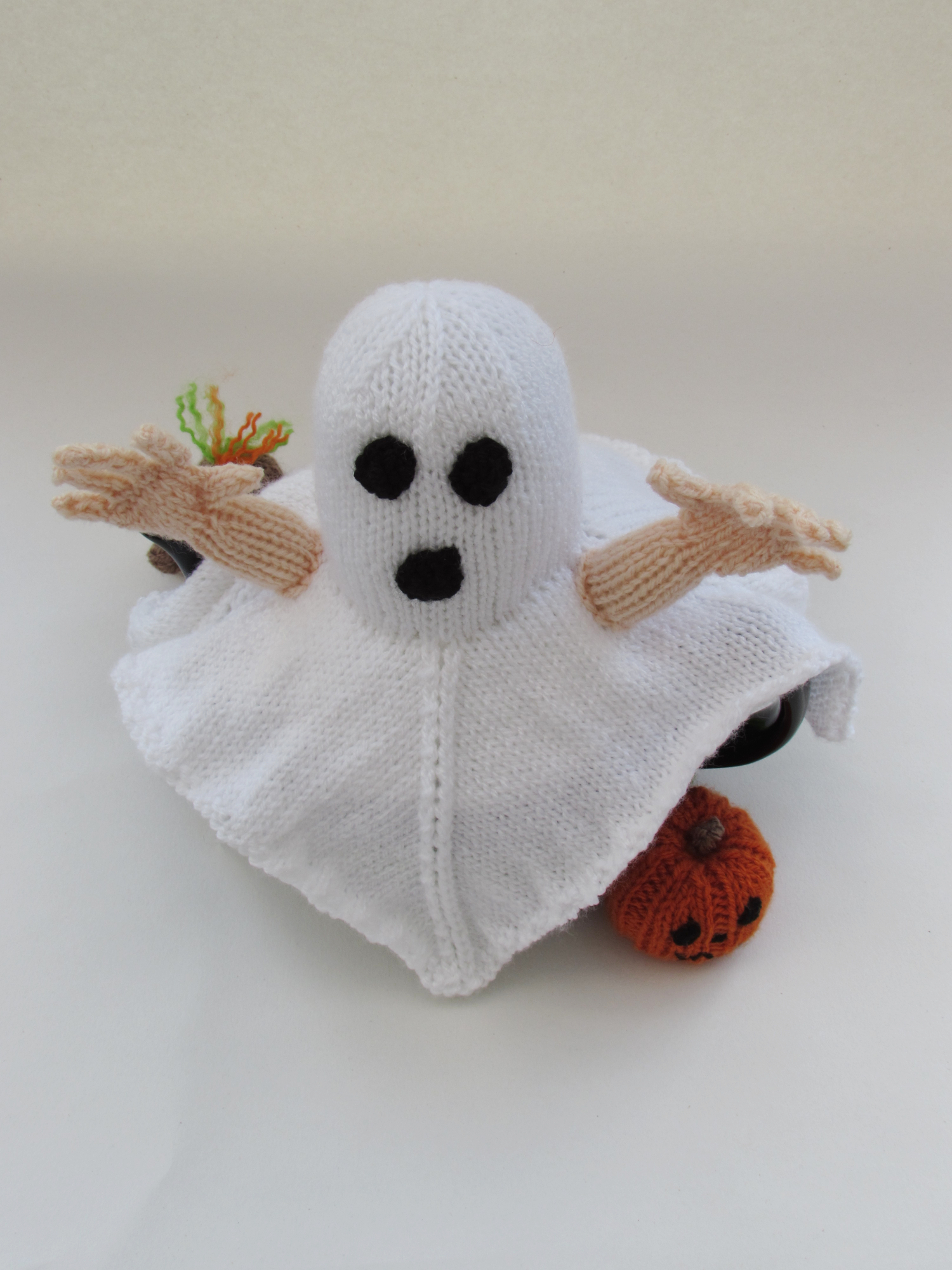 Creepy Cuppa Halloween Ghost  knitting pattern