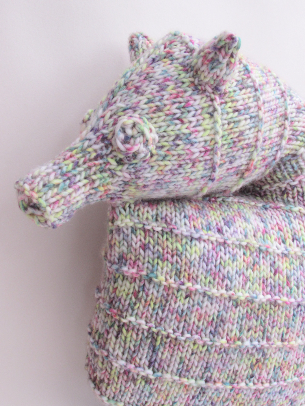 Seahorse Cushion knitting pattern