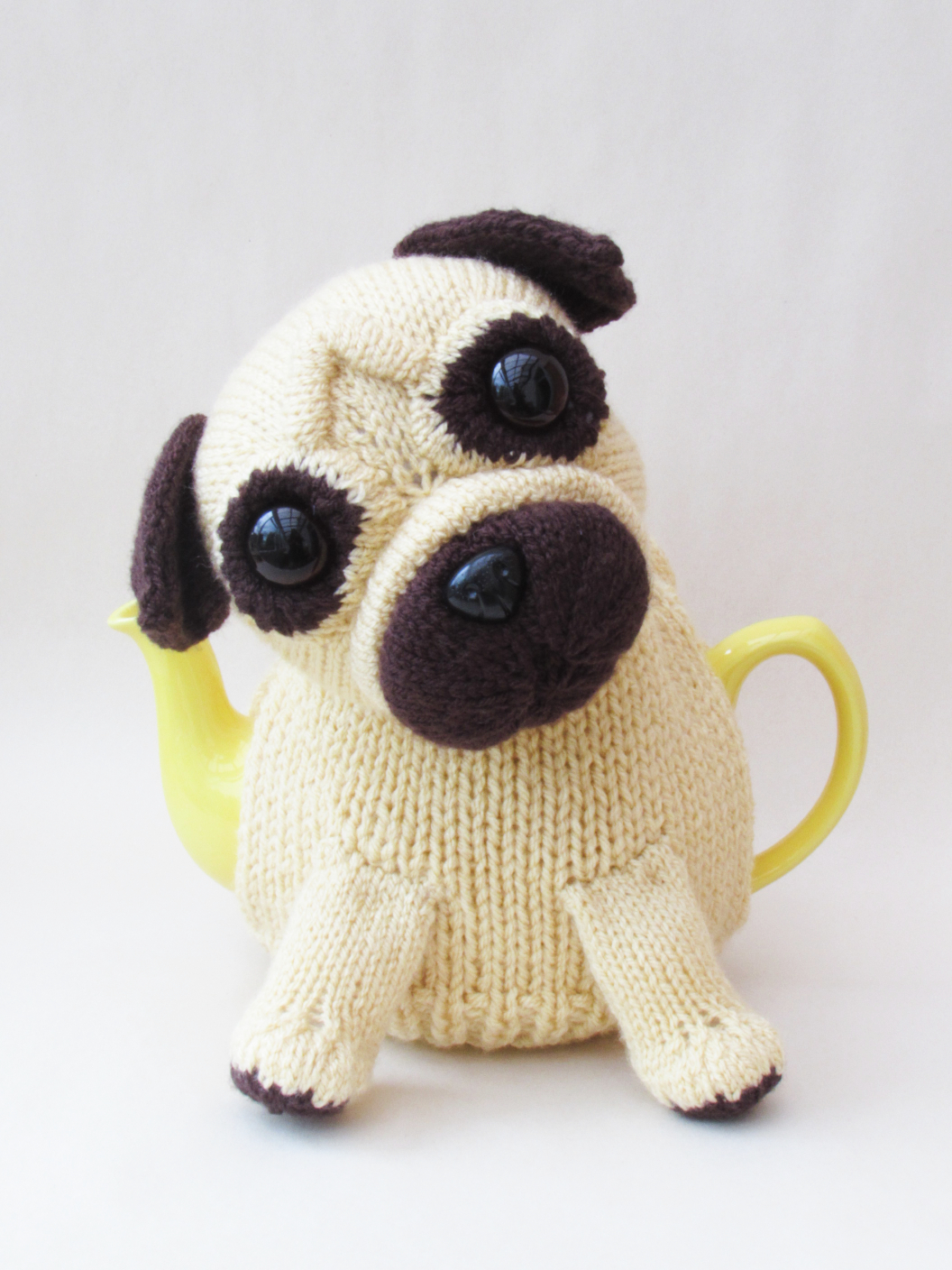 Pet Pug tea cosy knitting pattern