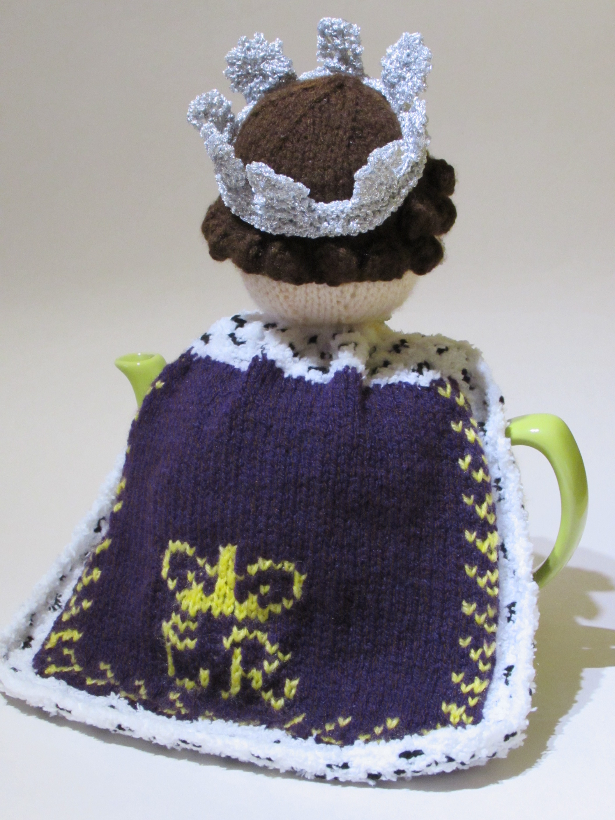 1950's Queen Elizabeth II tea cosy knitting pattern