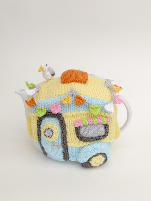 seaside caravan tea cosy