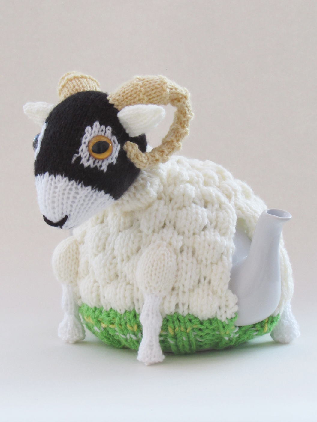 Swaledale Sheep knitting pattern