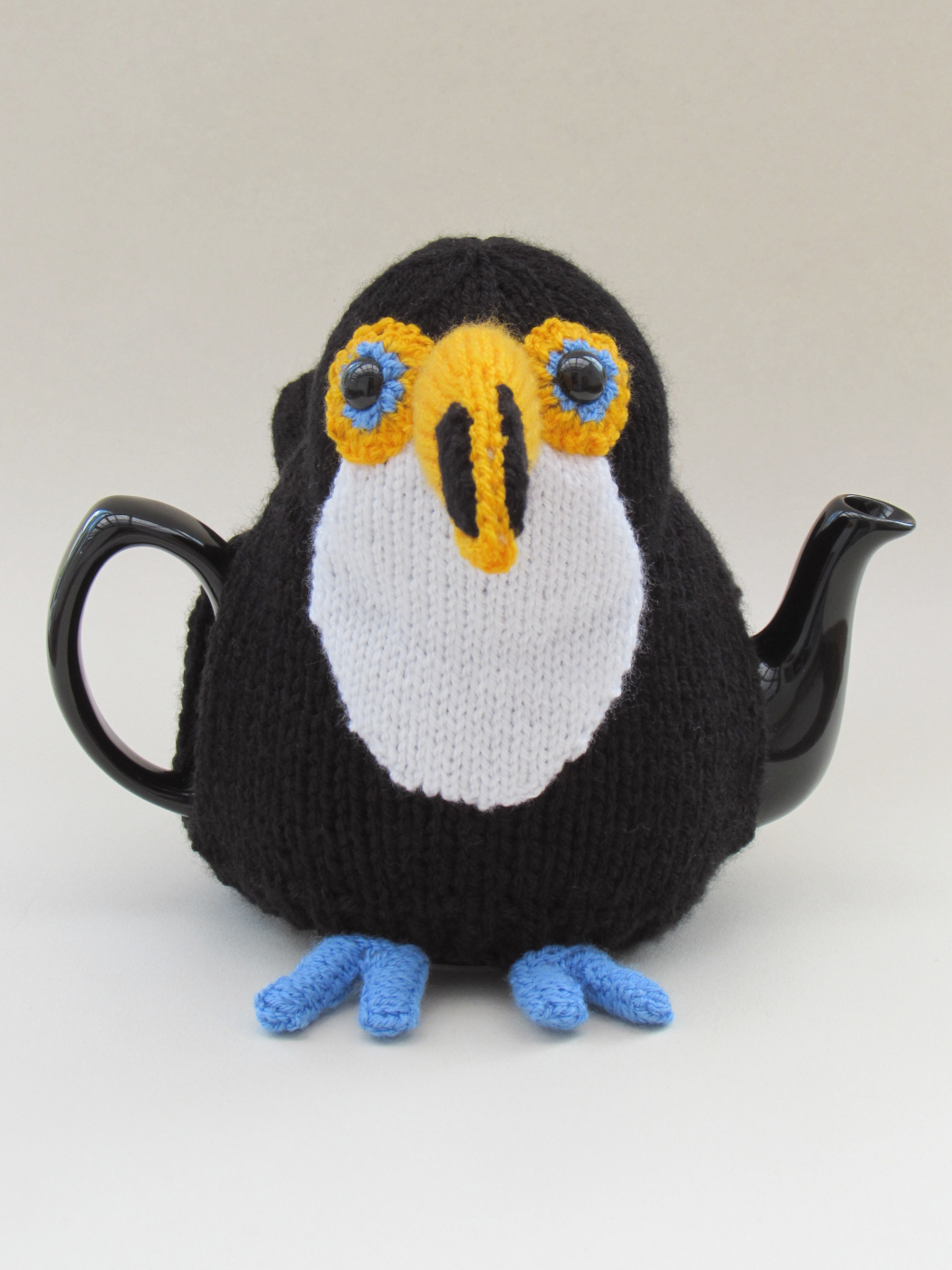 Toucan tea cosy knitting pattern